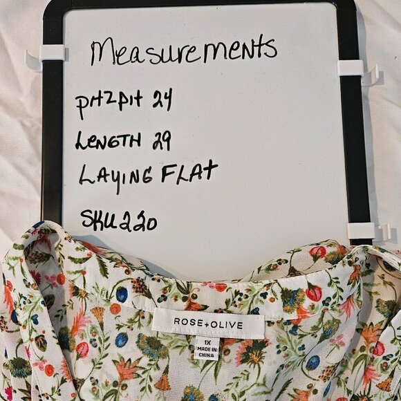 Rose + Olive Women's 1X Fall Florals Flutter Sleeve Smocked Shoulder Blouse - Picture 7 of 7